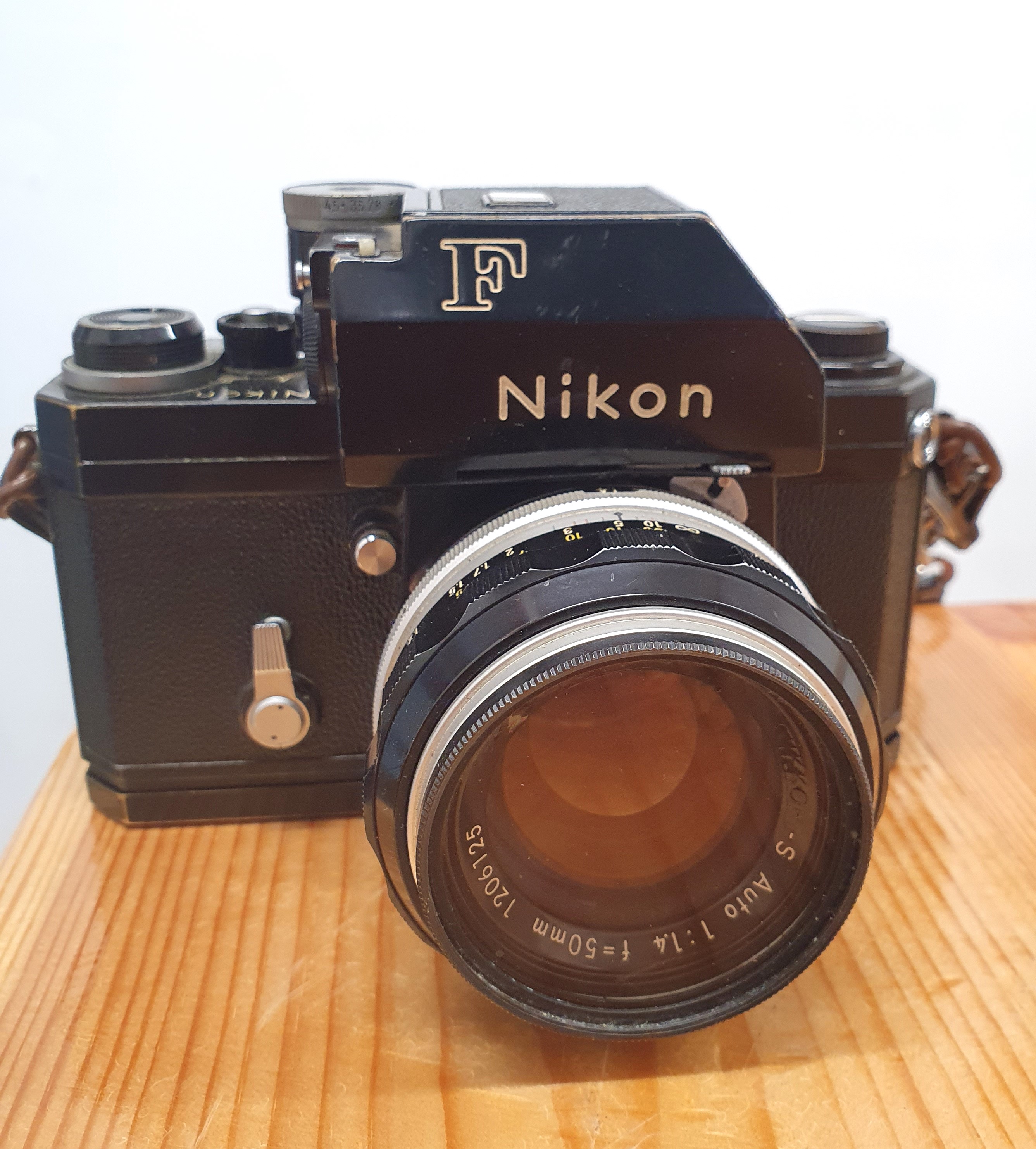 slr camera Nikon F